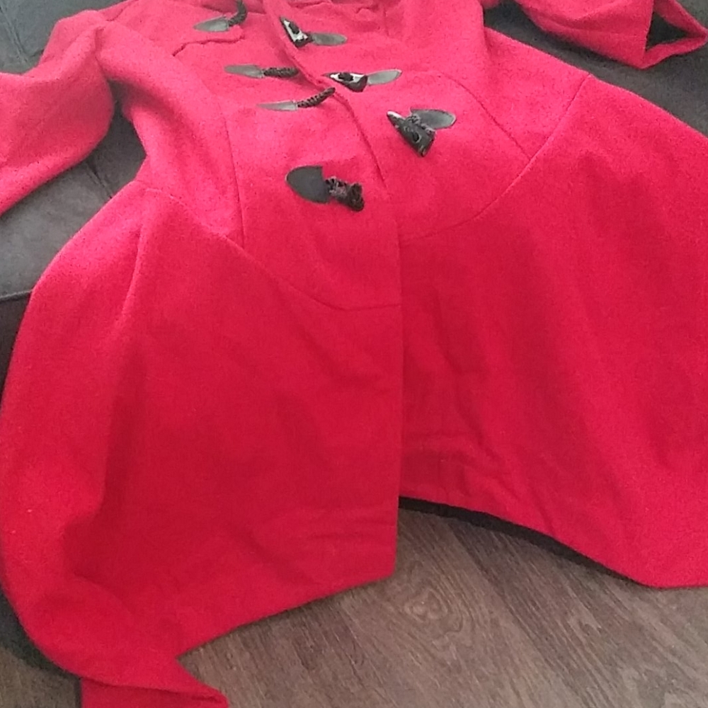 Red coat - Picture 4 of 4